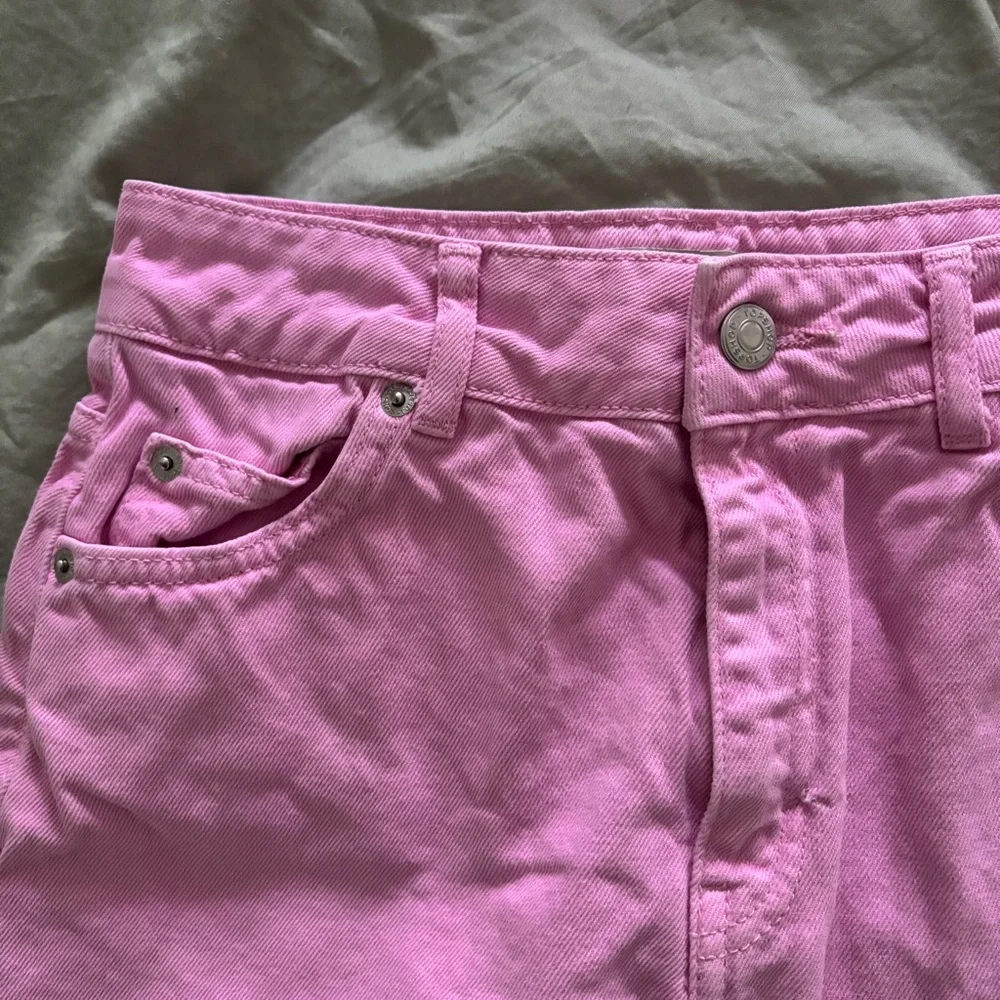 🌸 Pink Denim Skirt 🌸 - Picture 2 of 7